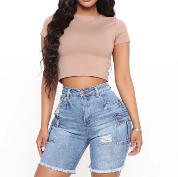 Fashion Nova cargo pockets Bermuda shorts stretchy - Picture 2 of 6